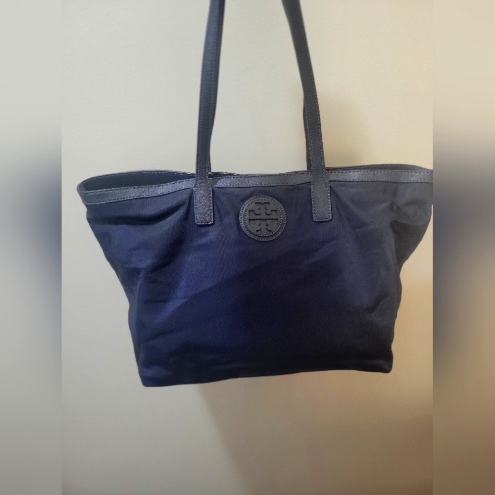 Tory Burch Navy Nylon Tote Bag.EUC